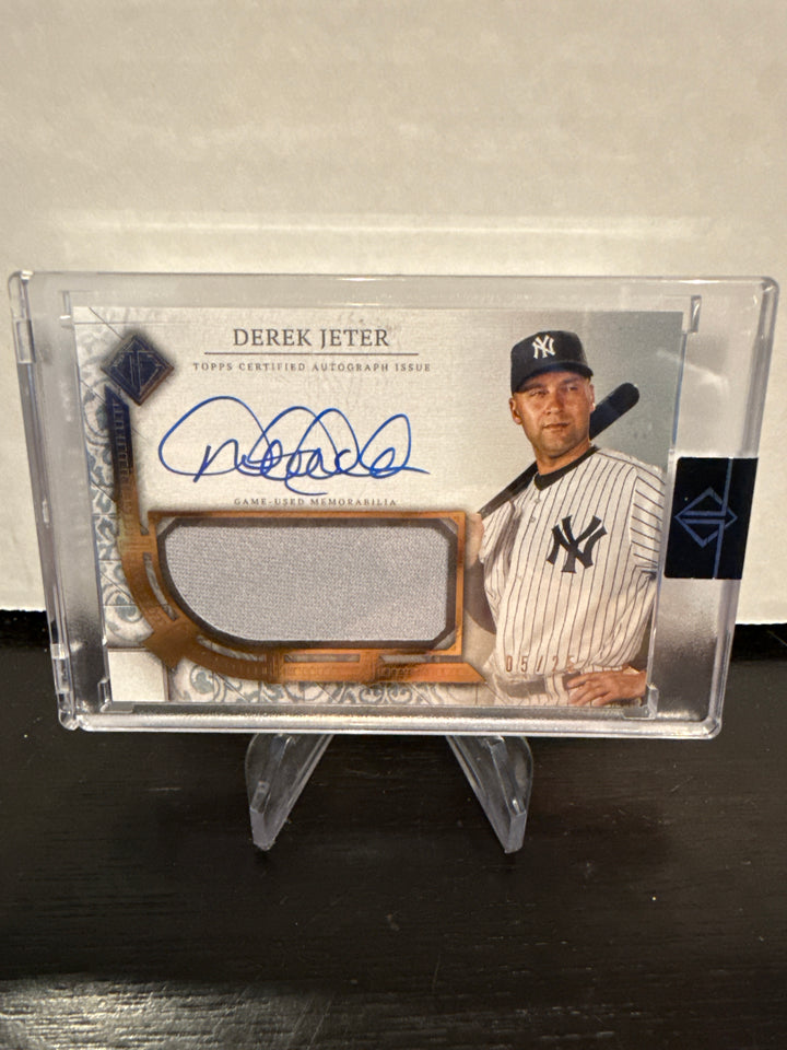 Derek Jeter 2024 Topps Transcendent Collection Game Used Patch Auto, 05/25