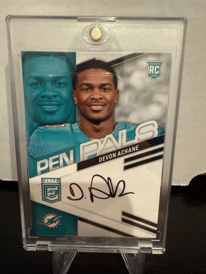 De'von Achane 2023 Panini Donruss Elite Pen Pals Rookie Auto