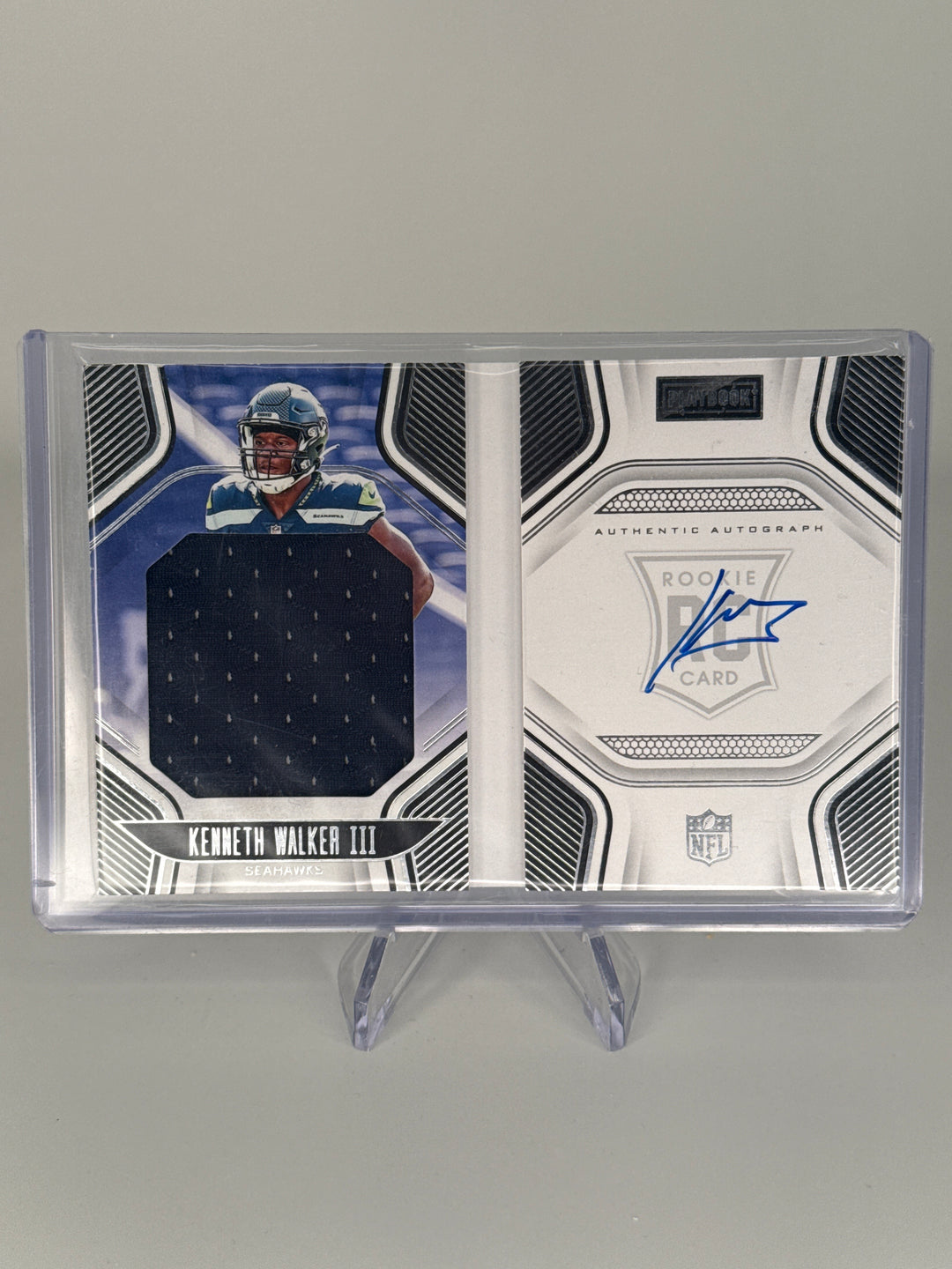 Kenneth Walker 2022 Panini Origins Rookie Patch Auto Booklet, 101/299
