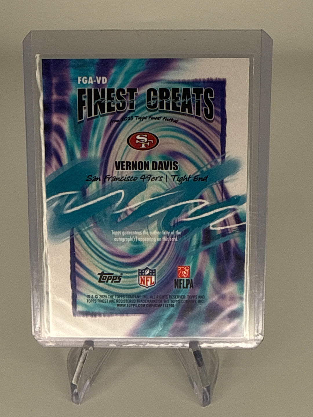 Vernon Davis 2025 Topps Finest Greats Orange Geometric Auto, 25/25