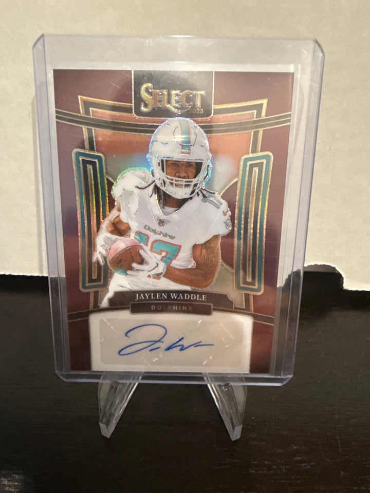 Jaylen Waddle 2023 Panini Select Maroon Auto, 70/75