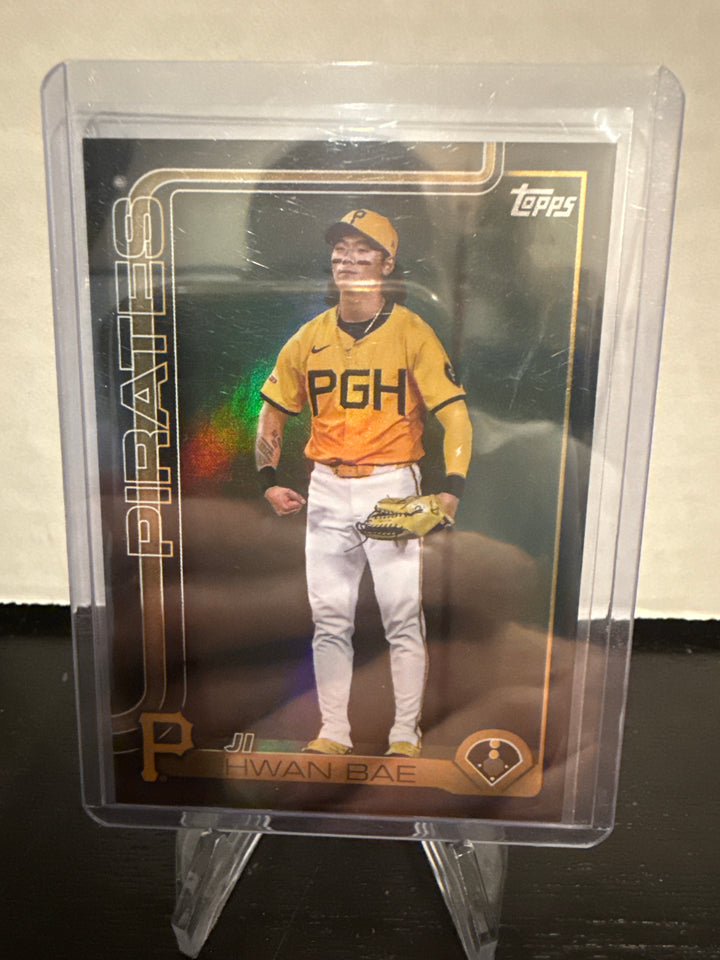 Ji Hwan Bae 2025 Topps Update Black Foil Refractor, 01/10