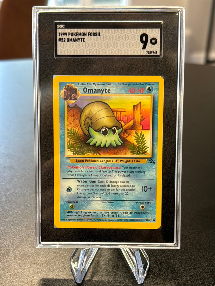Pokémon TCG 1999 Omanyte Fossil Set, 52/62, SGC 9 Mint