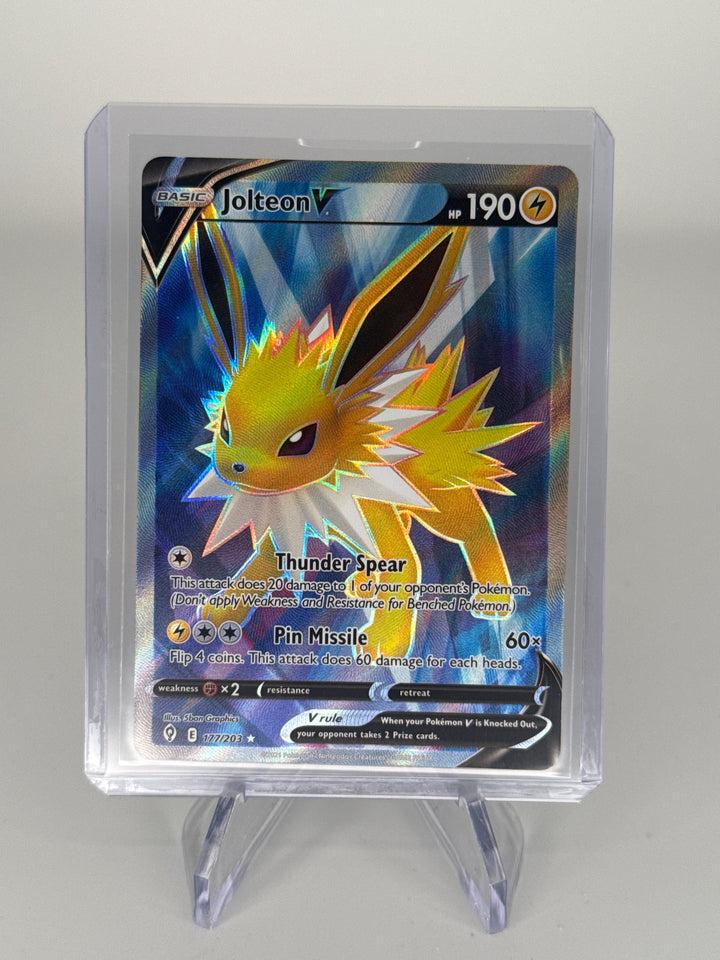 Pokemon TCG 2021 Jolteon V Evolving Skies Full Art Ultra Rare, 177/203