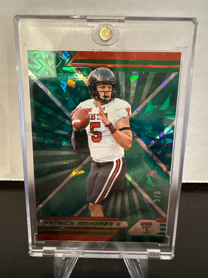 Patrick Mahomes 2022 Panini Chronicles XR Green Cracked Ice, 3/6