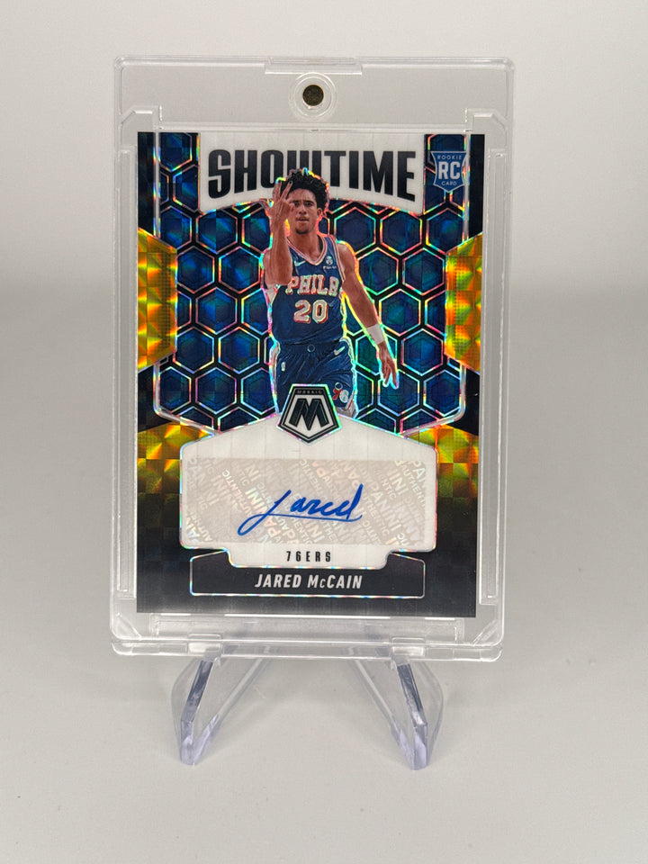 Jared McCain 2024 Panini Mosaic Showtime Black/Gold Mosaic Rookie Auto, 7/8