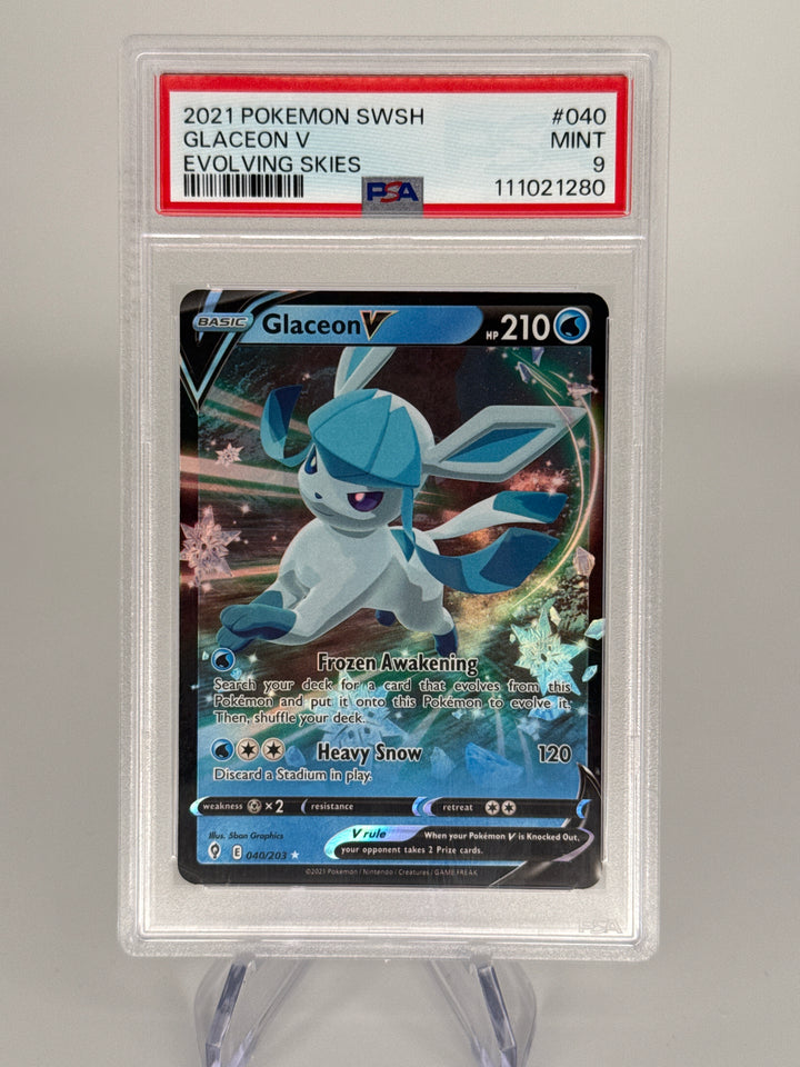 Pokemon TCG 2021 Glaceon V Evolving Skies, 040/203, PSA 9 Mint