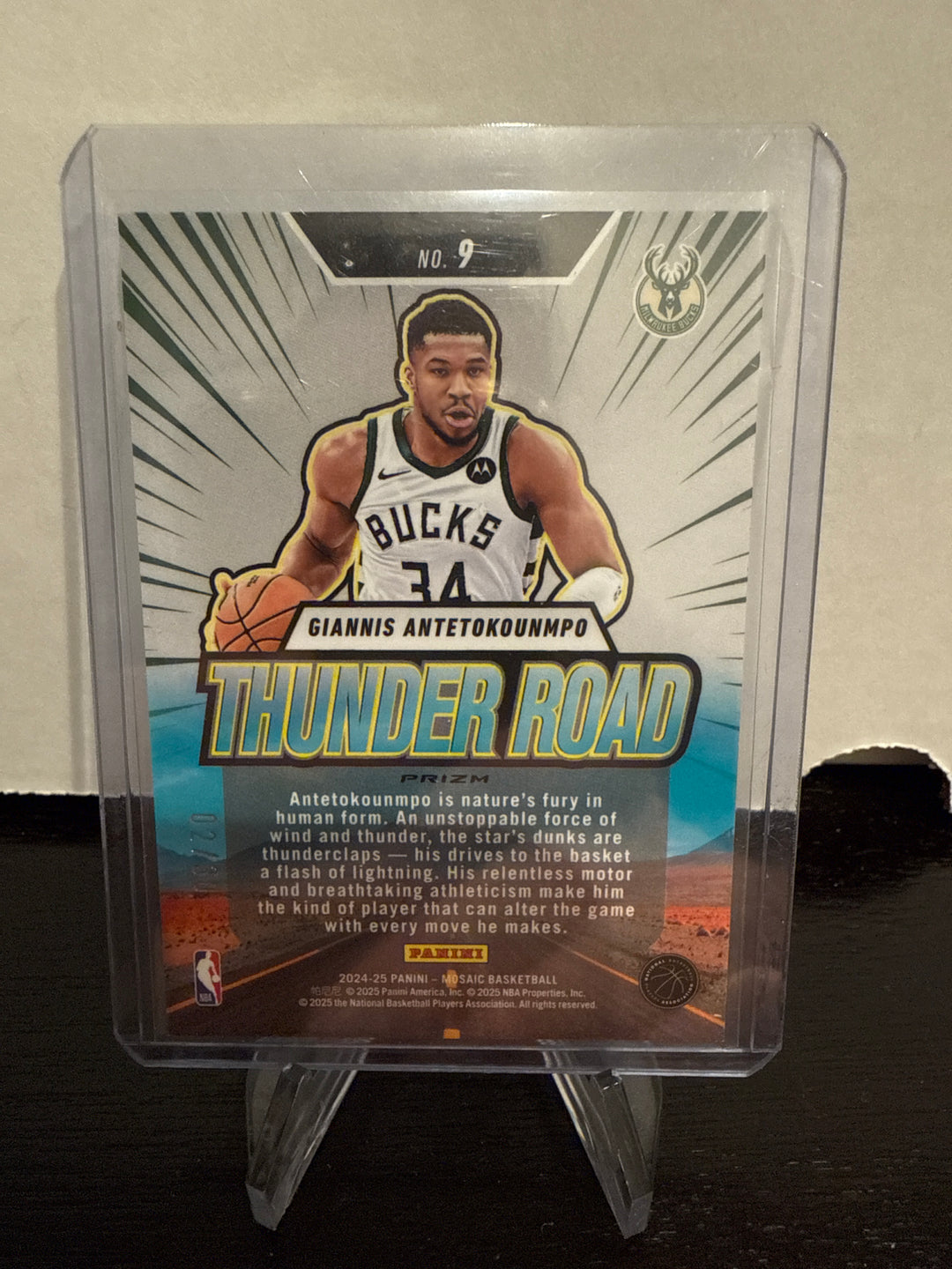 Giannis Antetokounmpo 2024-2025 Panini Mosaic Thunder Road Blue Fluorescent, 02/30