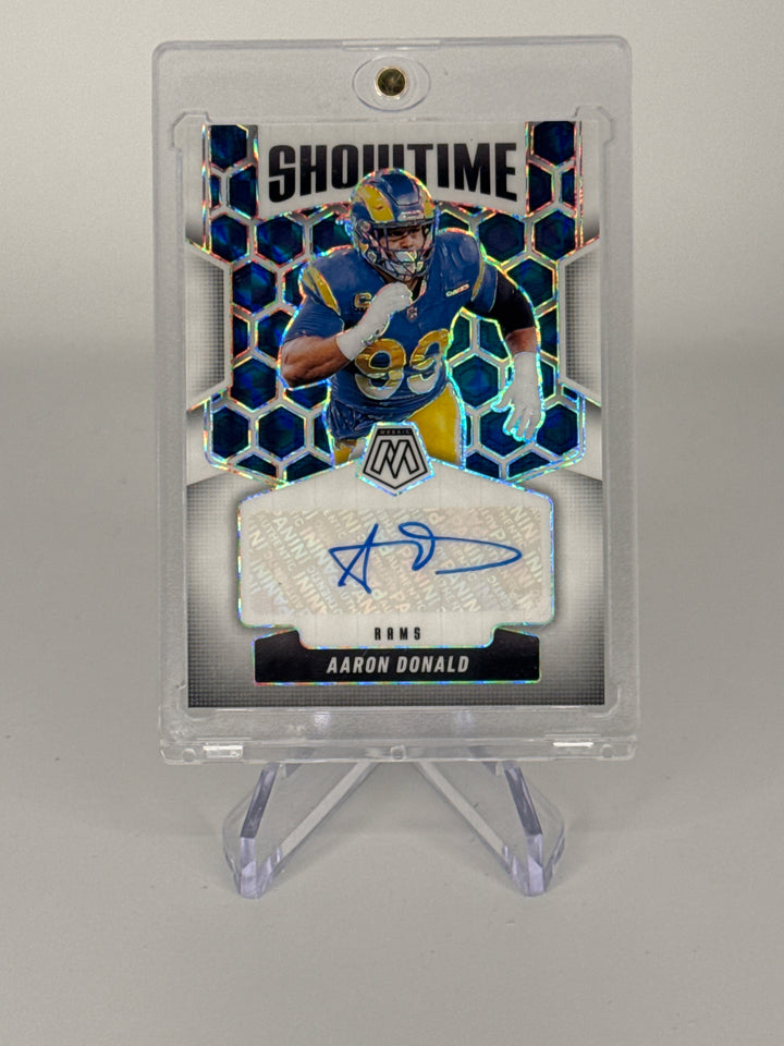 Aaron Donald 2025 Panini Mosaic, Showtime Auto 19/25, Card Number SOS-AAD