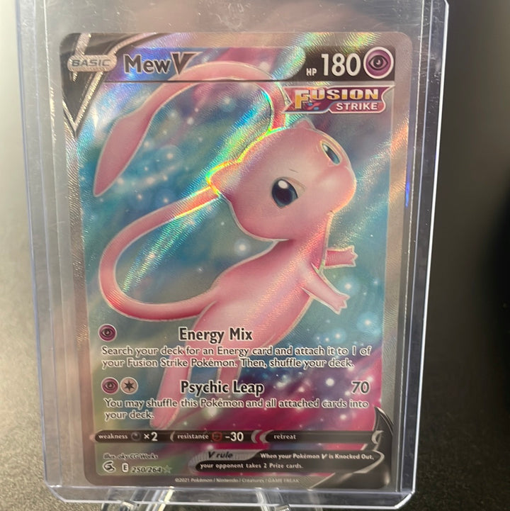 Pokemon TCG 2021 Mew V Fusion Strike Full Art, 250/264