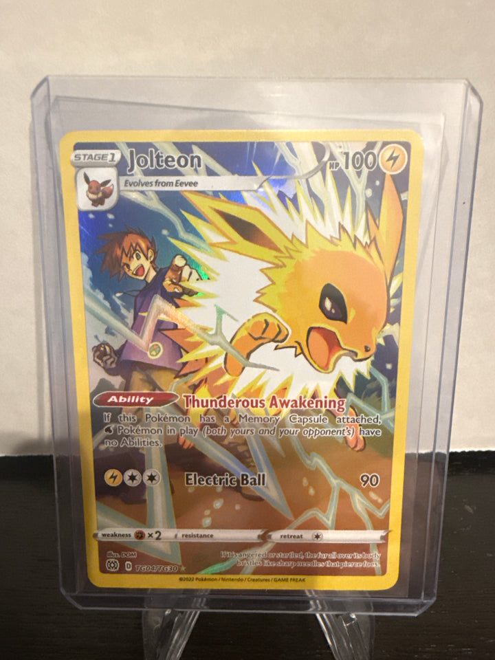 Pokemon TCG 2022 Jolteon Brilliant Stars Trainer Gallery, TG04/TG30