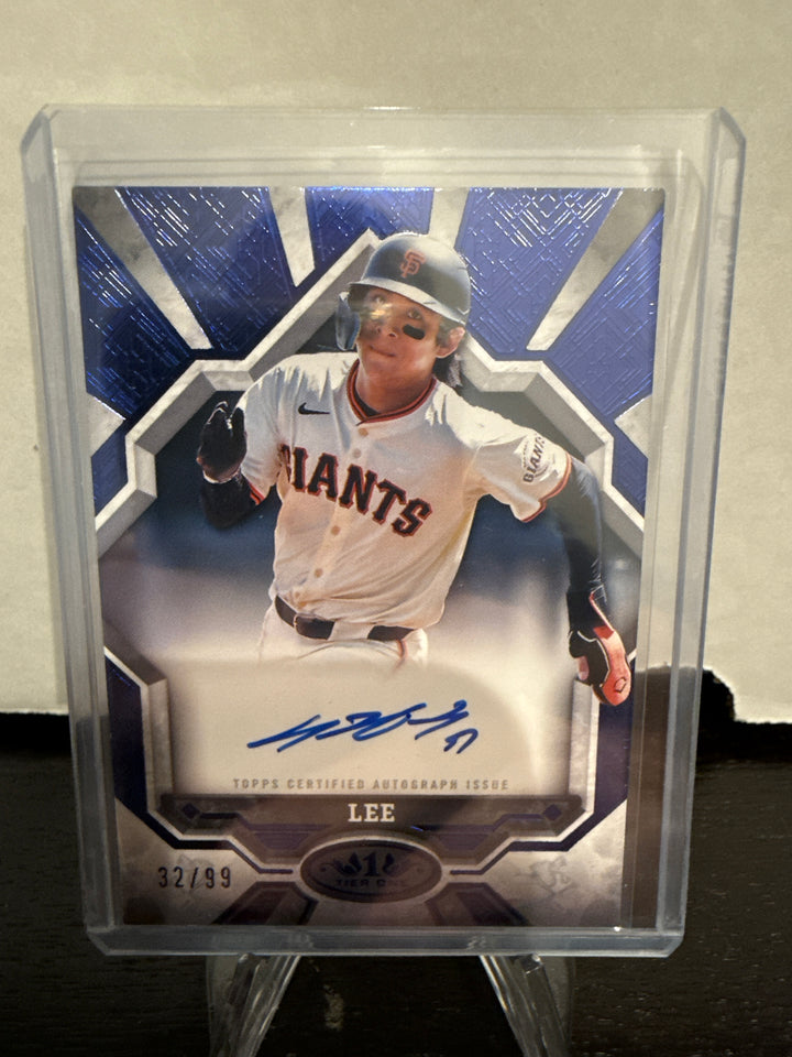 Jung Hoo Lee 2025 Topps Tier One Break Out Auto Blue, 32/99