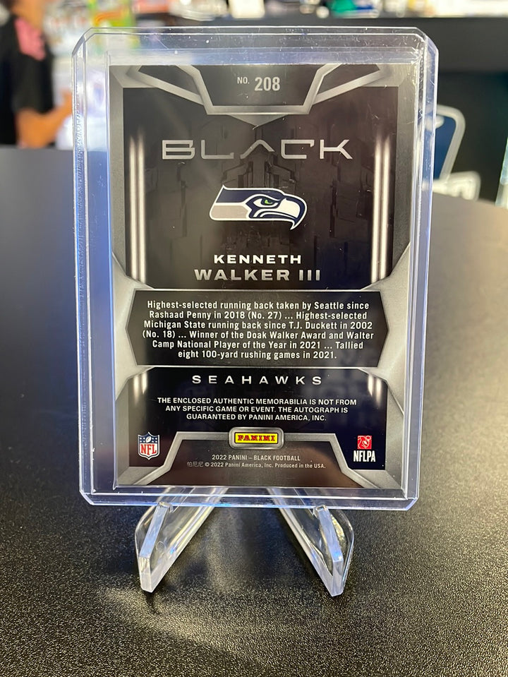 Kenneth Walker 2022 Panini Black Rookie Patch Auto, 007/199