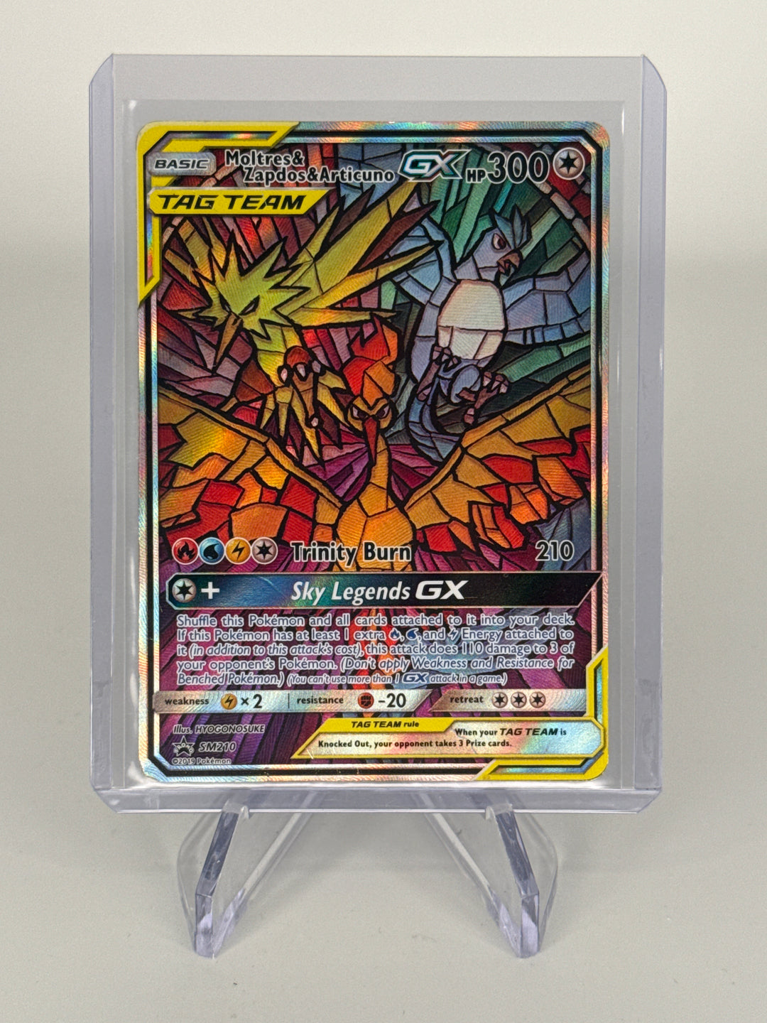 Pokémon TCG 2019 Moltres & Zapdos & Articuno-GX SM Black Star Promo Holofoil, SM210