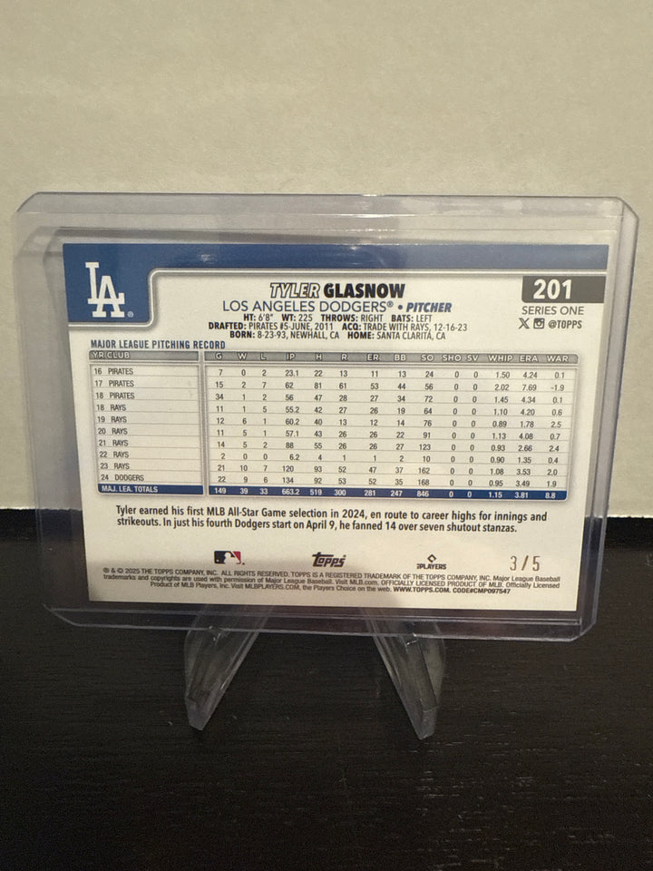 Tyler Glasnow 2025 Topps Series One Red Diamante, 3/5