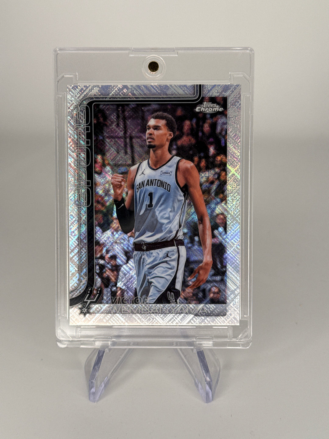 Victor Wembanyama 2026 Topps Chrome Update Skylight Refractor