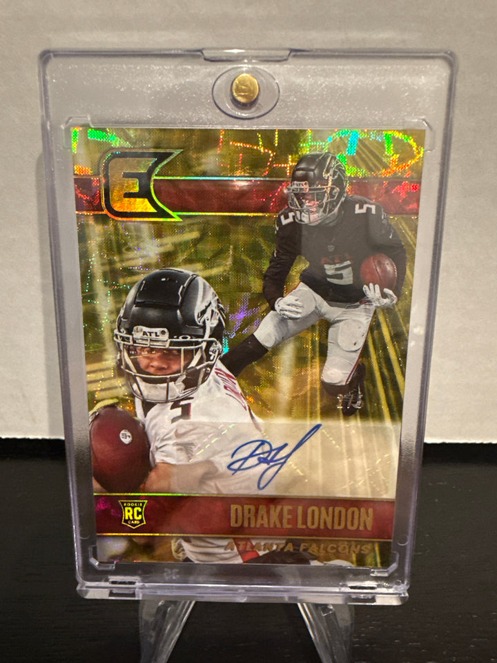 Drake London 2022 Panini Chronicles Gold Lazer Rookie Auto, 2/5