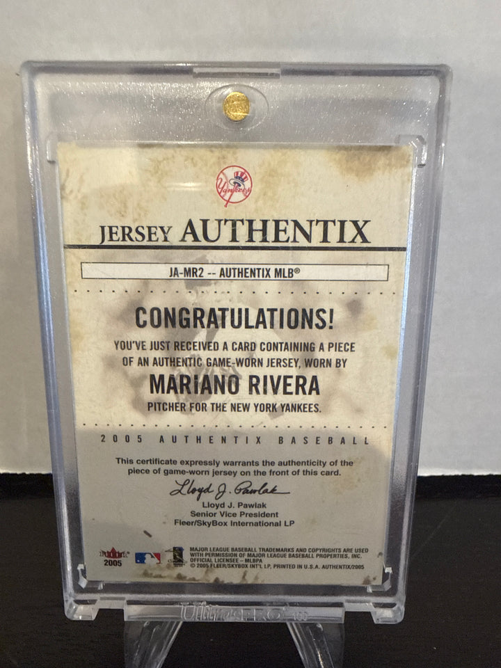 Mariano Rivera 2005 Fleer Jersey Authentix Game Worn Jersey