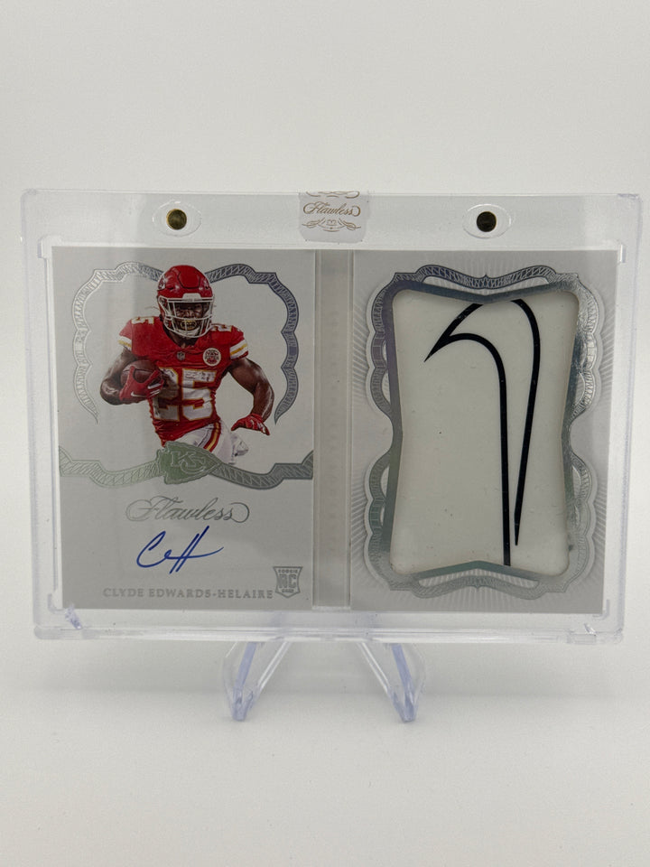 Clyde Edwards-Helaire 2020 Panini Flawless Rookie Nike Patch Auto Booklet, 08/10