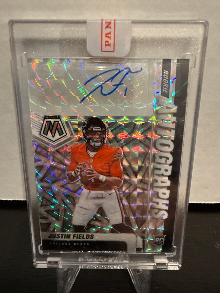 Justin Fields 2021 Panini Mosaic Rookie Auto